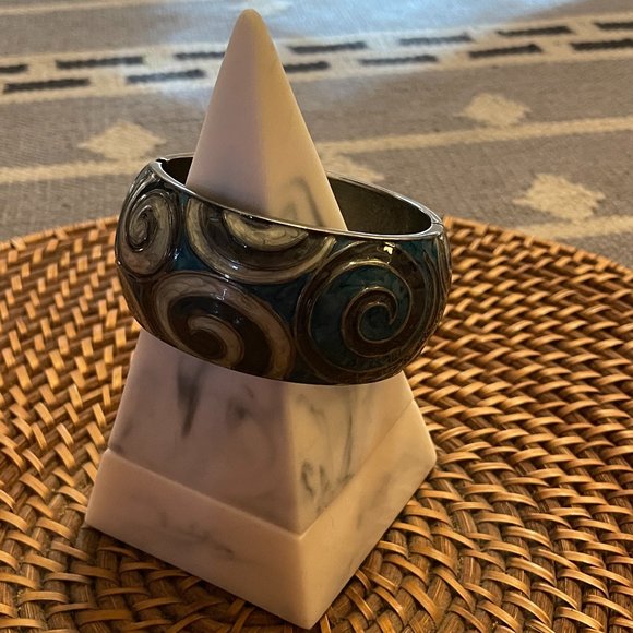 🐝 2 for $10🐝 Hinged Metal Bracelet - Picture 1 of 4